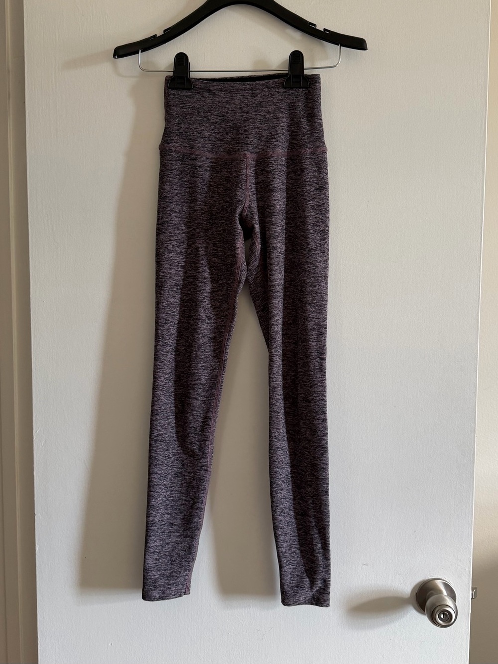 Beyond Yoga Heather Purple Full Length Athletic Leggings size XS EUC